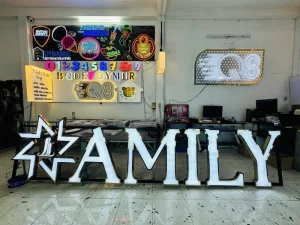 Thi công bảng hiệu AMILY Hotel