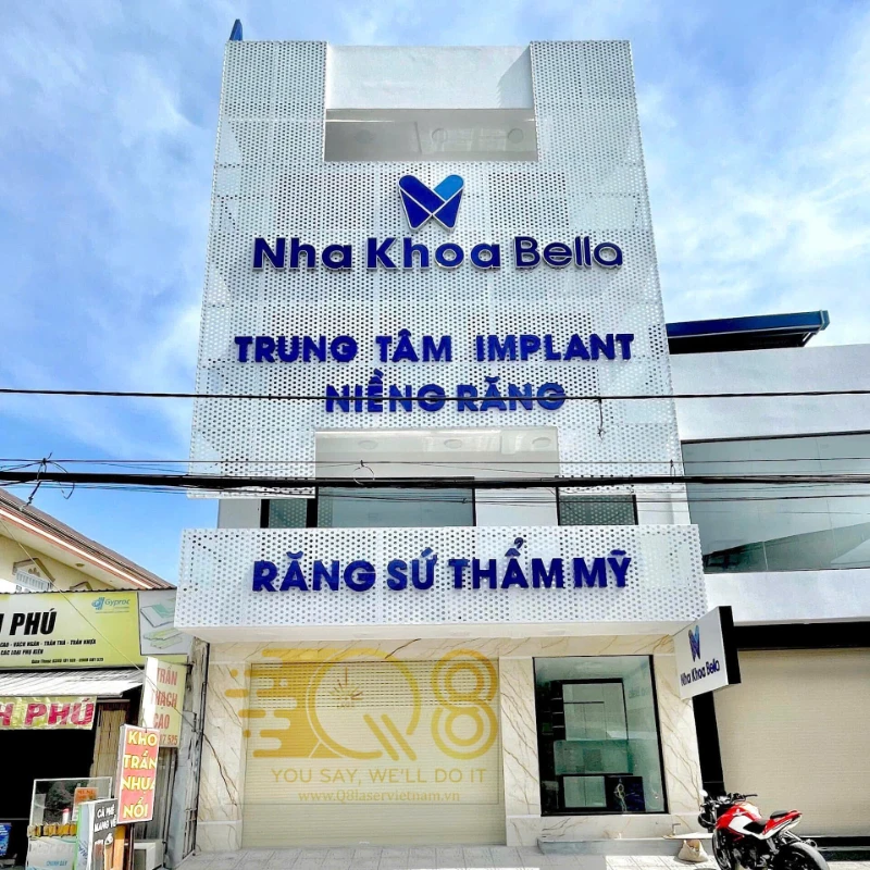 Thi công mặt dựng & bảng hiệu Nha Khoa Bella