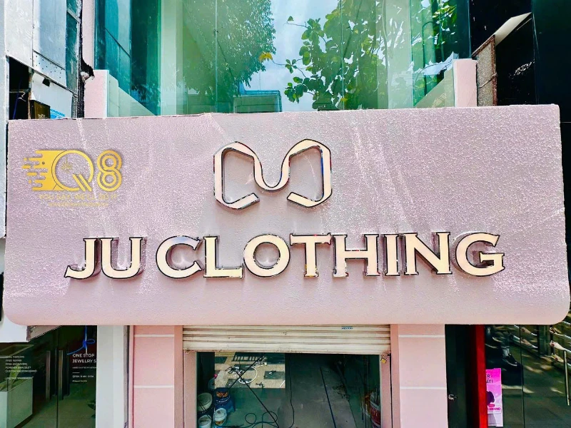Thi công bảng hiệu JU CLOTHING